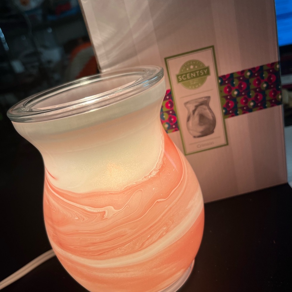 Scentsy Crimson Wax Warmer